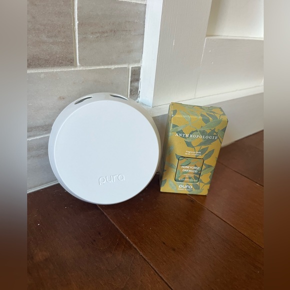 Pura 4 Smart Phone Scent Diffuser with “Anthropologie” scent included. - Picture 3 of 11